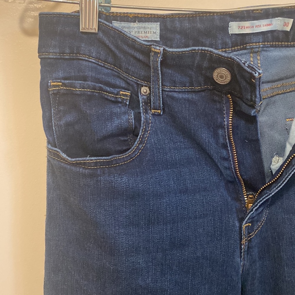 Levi’s 721 High Rise Skinny - Picture 4 of 9